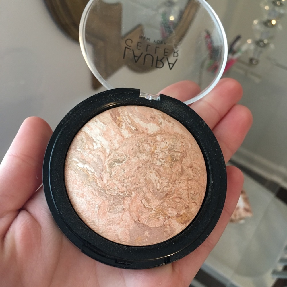 Illuminating Powder Foundation